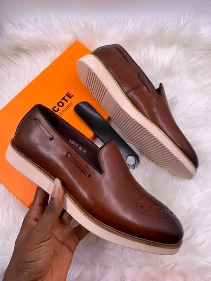 Classic Lace-free Brokes for men - Products Photo