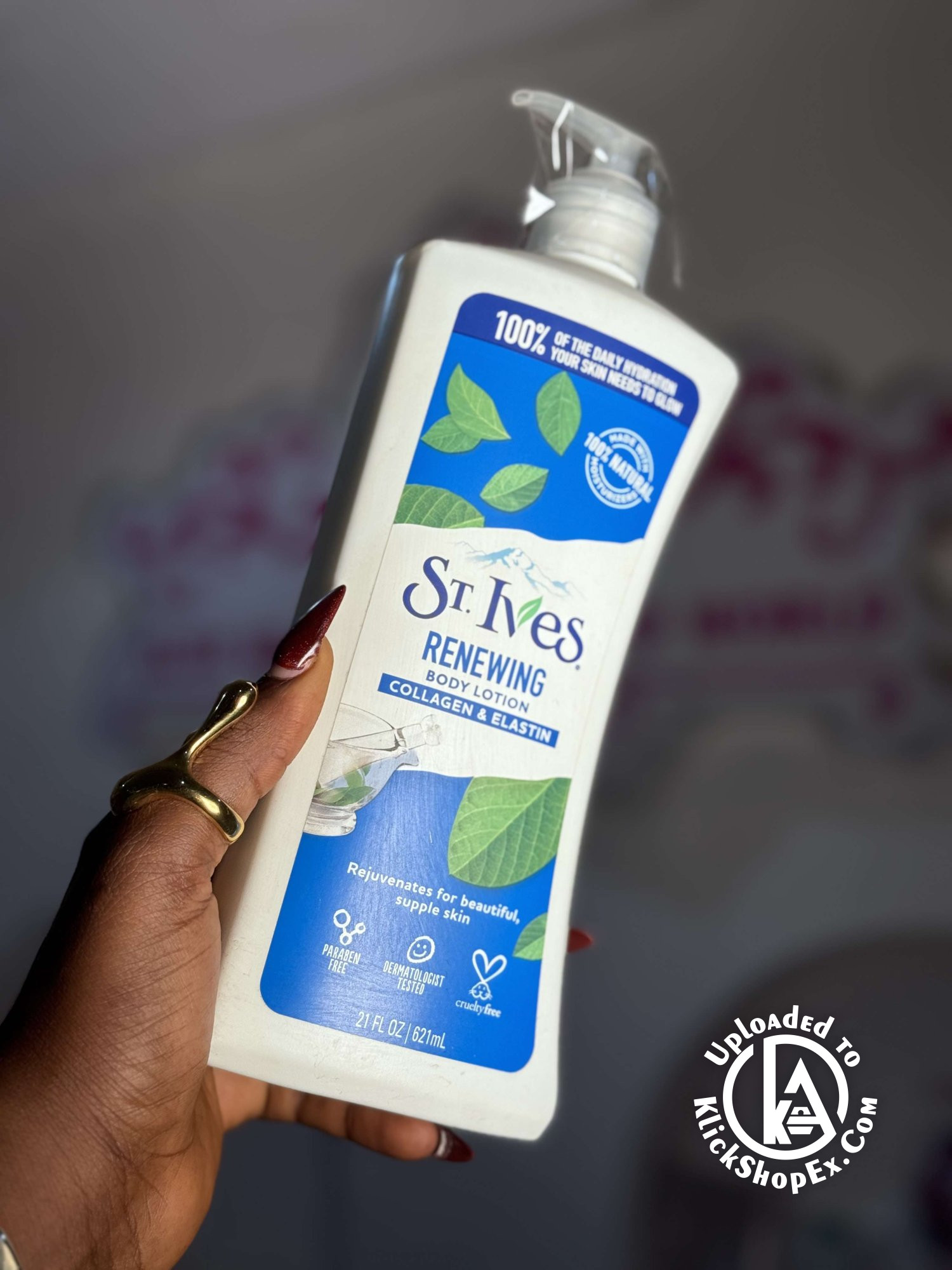 St Ives Renewing body lotion  - Products Photo